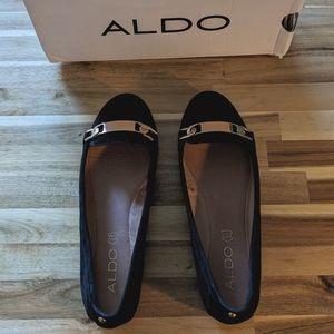 Black Suede/Leather Aldo flats Size 8.5
